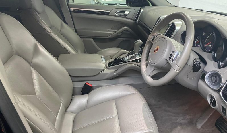 Porsche Cayenne full