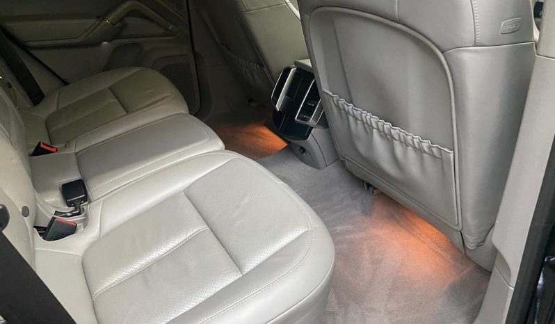Porsche Cayenne full