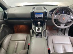 Porsche Cayenne full