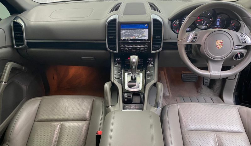 Porsche Cayenne full