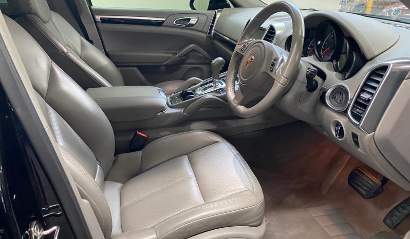 Porsche Cayenne full