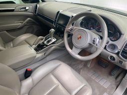 Porsche Cayenne full