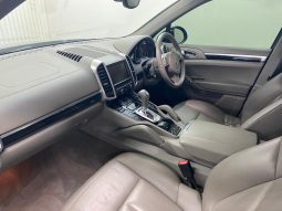 Porsche Cayenne full