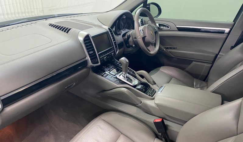 Porsche Cayenne full