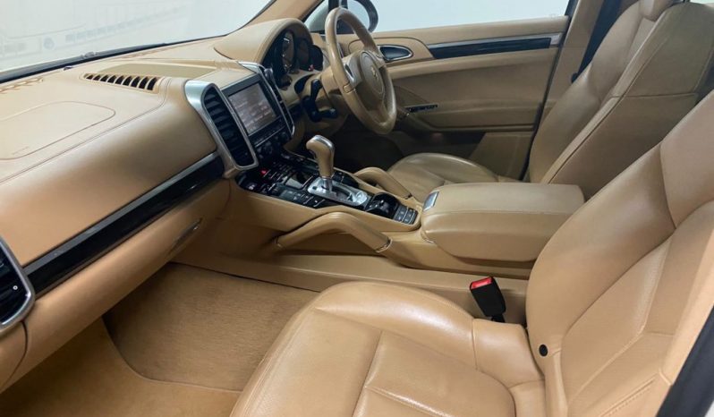 Porsche Cayenne full