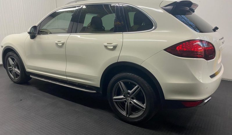 Porsche Cayenne full